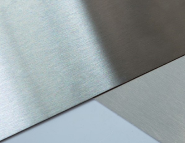 Лист нержавеющий 4N+LPE шлифованный с защитной пленкой под лазер х/к AISI 304 5 мм ASTM A240 фото
