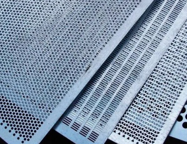 Лист перфорированный нержавеющий Qv AISI 202 0,75 мм ТУ 25.11.23-002-23083253-2017 фото