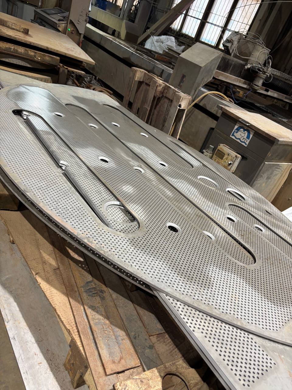 Гидрообразивная резка жаропрочной стали